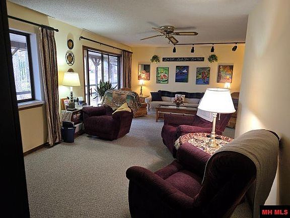 3rd image of 104 White Heron Cir