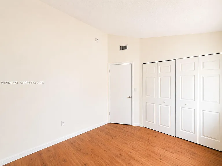 6235 Kendale Lakes Cir #239 — Photo 22
