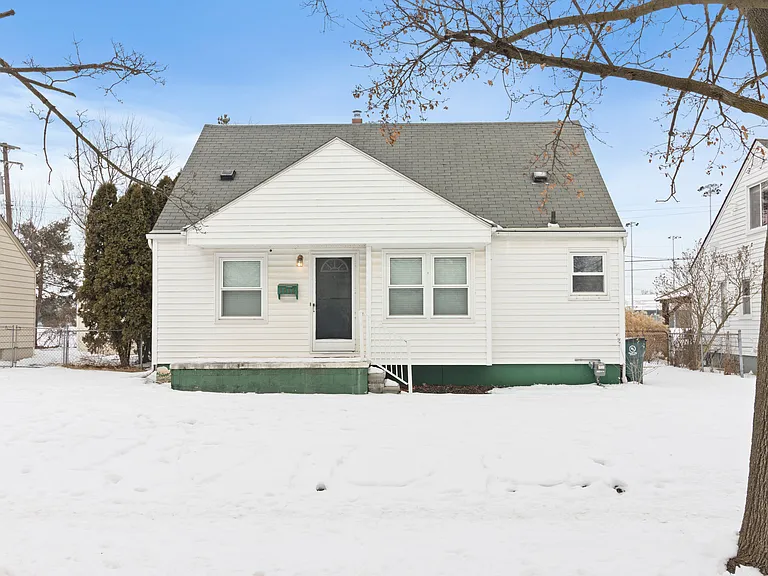 W Windemere Ave — Photo 1