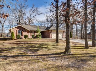 1411 S Thousand Oaks Dr, Nixa, MO 65714