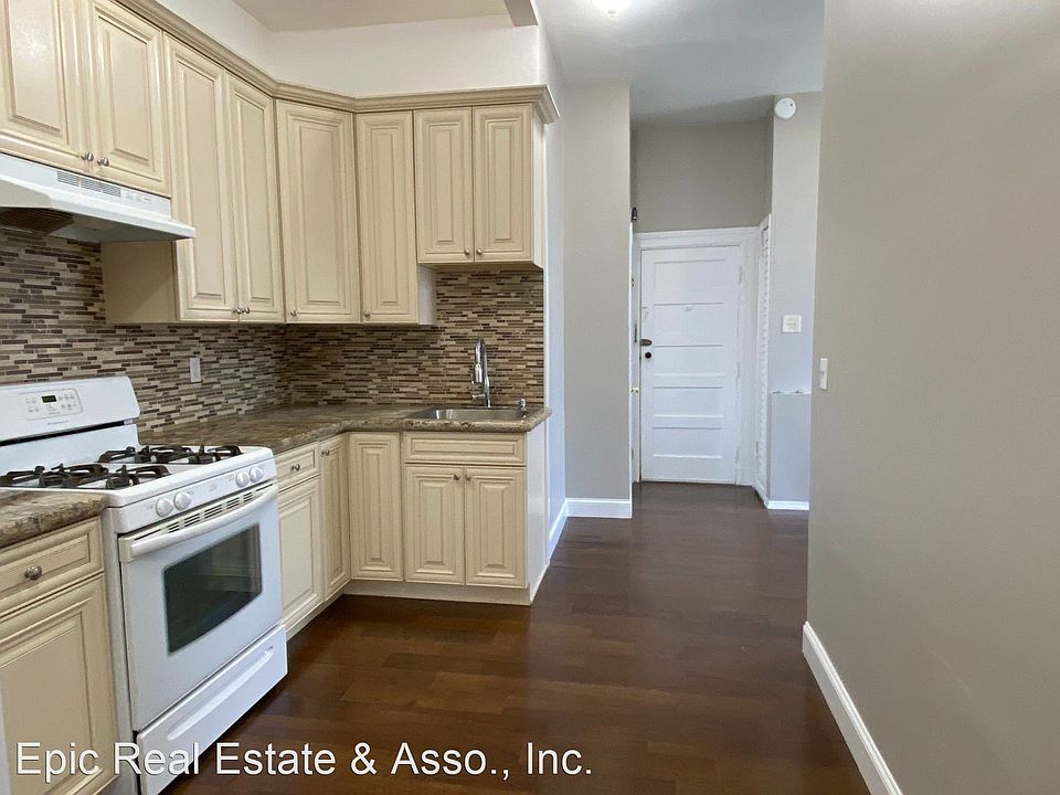 1st image of 450 Green St #3-B