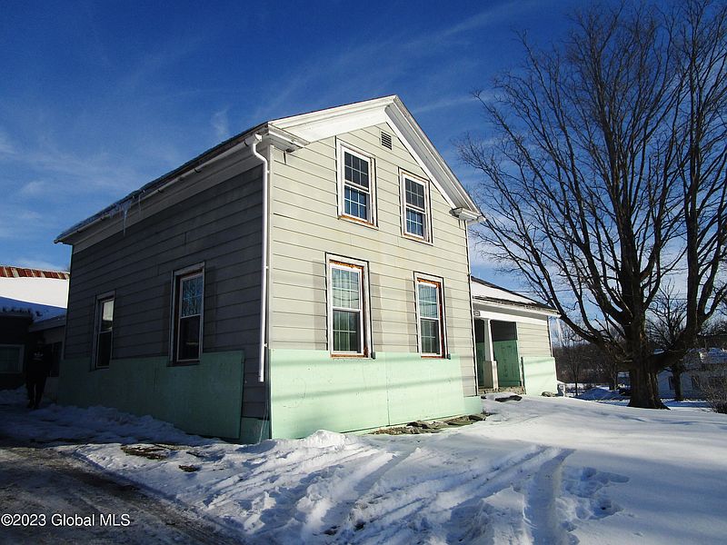 5th image of 121 Main Street