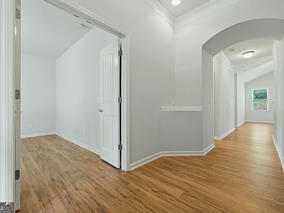 4th image of 147 Mount Moriah Rd