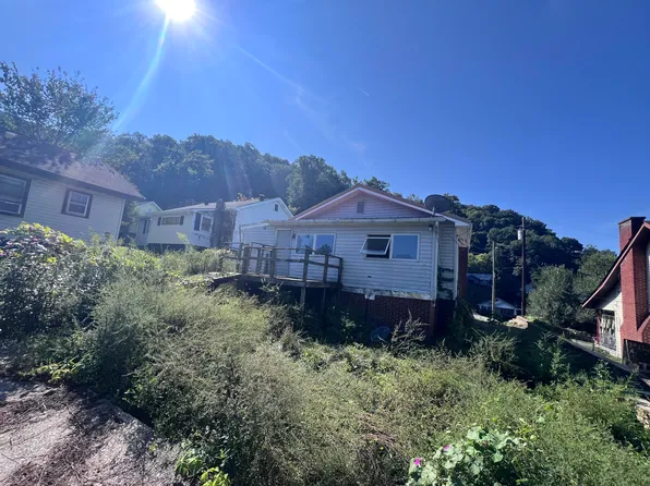 211 Oak St, Harlan, KY 40831