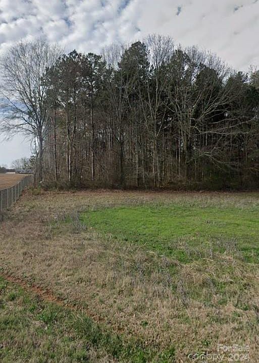 2nd image of E Maiden Rd