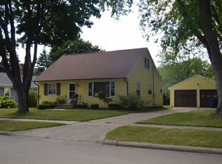 607 N Washington St, De Pere, WI 54115