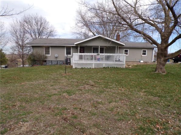 1135 NE 75th Rd, Knob Noster, MO 65336