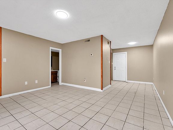 4th image of 1803-1835 Cedar Heights Dr #1823