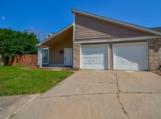 2807 Crest Park Dr, Houston, TX 77082