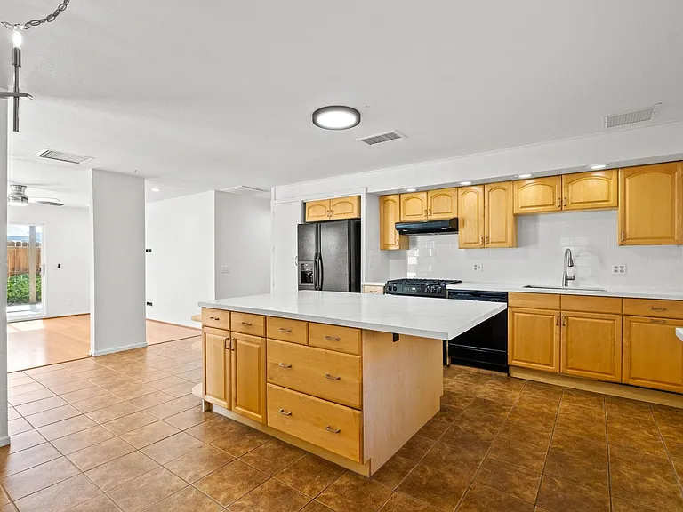 73425 San Nicholas Ave — Photo 8