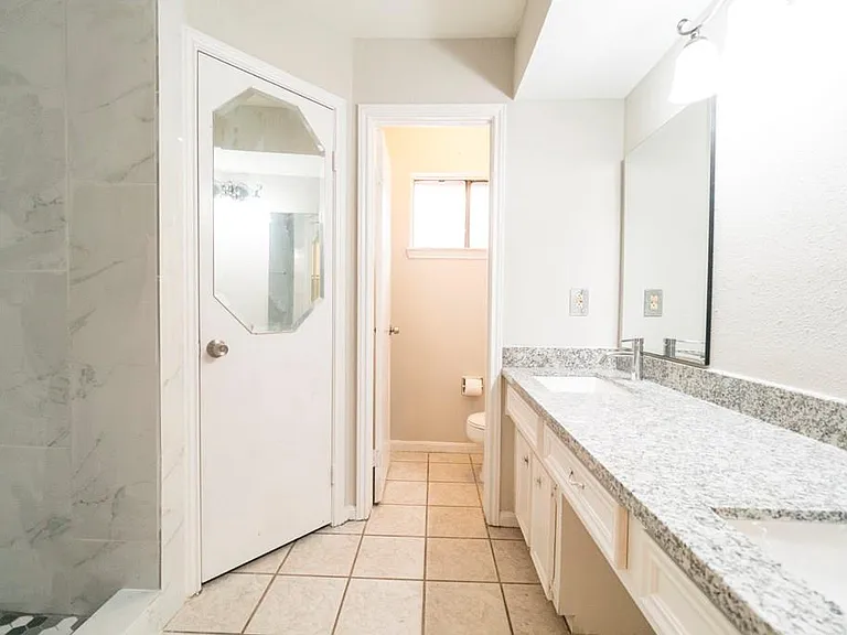 18746 Wood Glen Ln — Photo 12