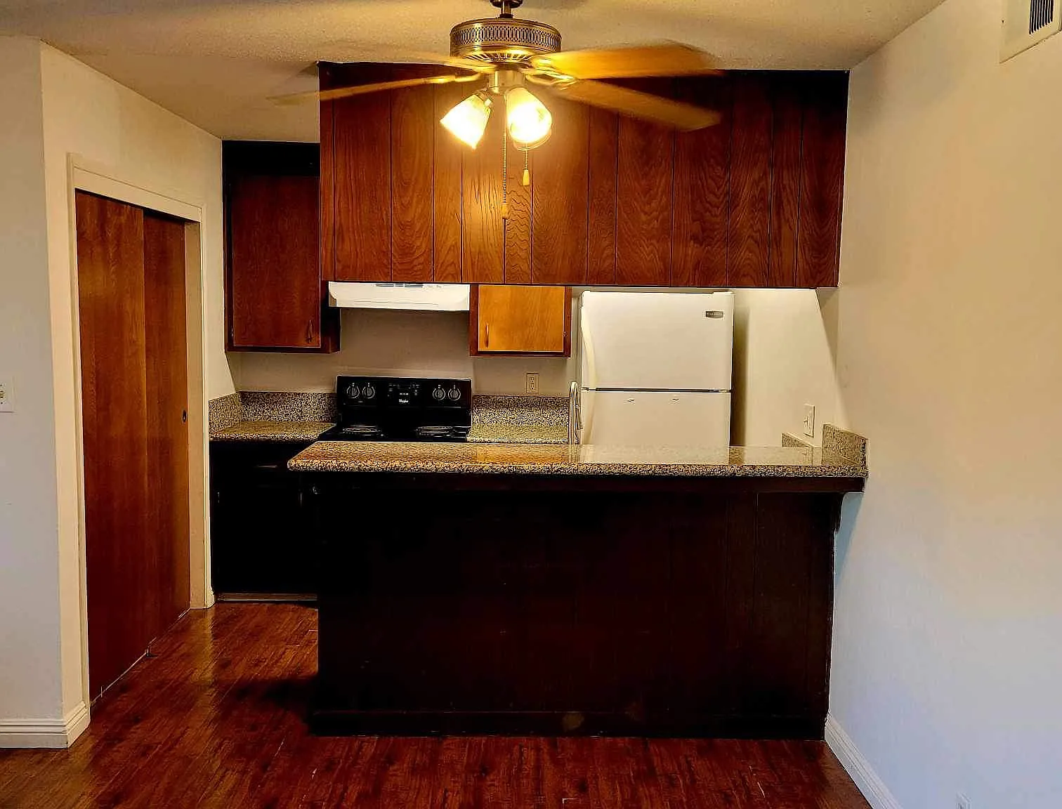 9024 Montoya St — Photo 2