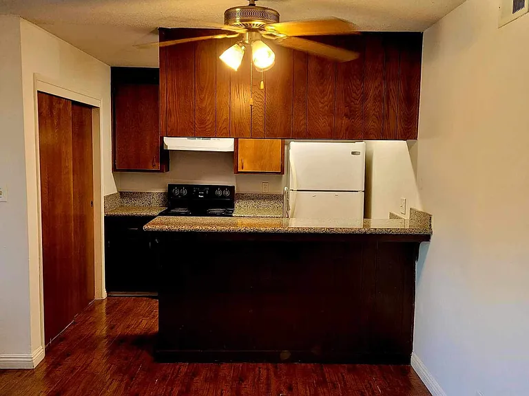 9024 Montoya St — Photo 2