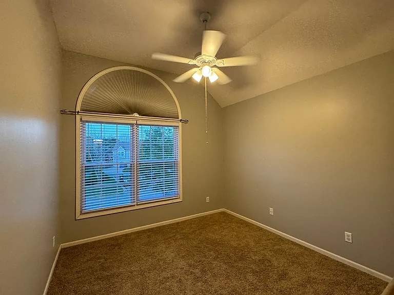 Middle bedroom with spacious closet