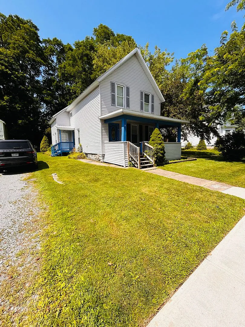 18 Liberty St — Photo 2