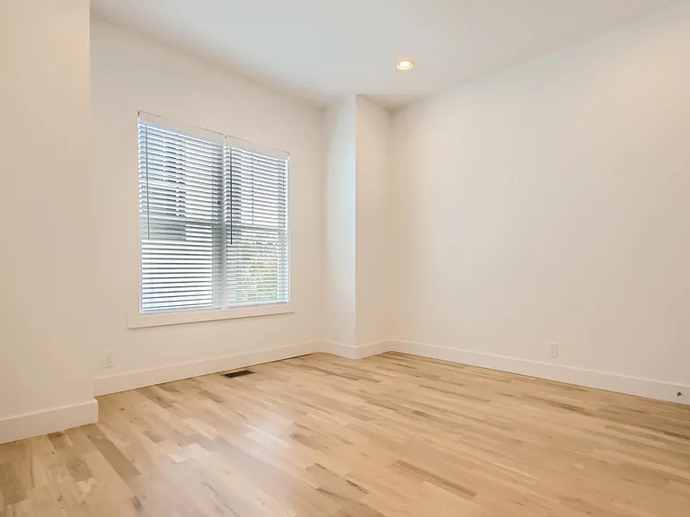 411 Serenity Ln — Photo 20