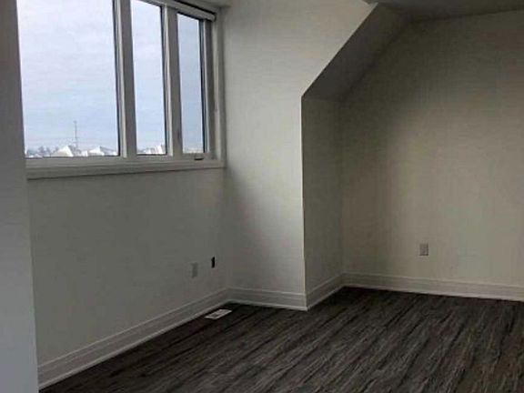 3rd image of 85 Vedette Way