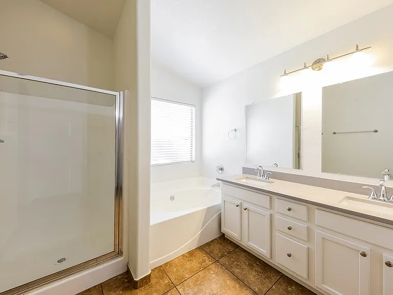 8133 W Hess Ave — Photo 11