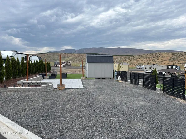 2945 Naches Wenas Rd #5, Selah, WA 98942