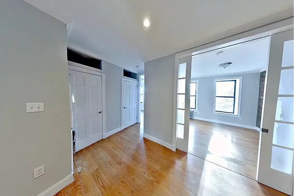 Rented by REAL New York | media 10