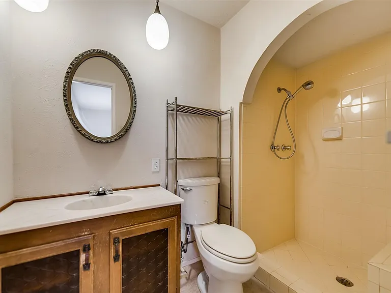 1429 Whitehall Dr — Photo 22