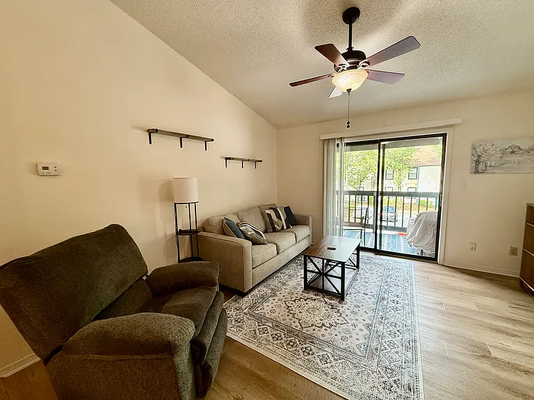 2299 Scenic Hwy #G6 — Photo 2