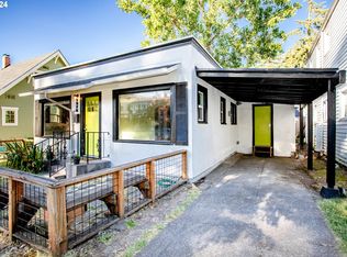 1975 Emerald St, Eugene, OR 97403