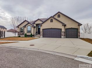 4922 E Casa Grande Dr, Ammon, ID 83401