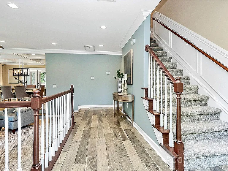 1011 Bydeford Ct — Photo 3