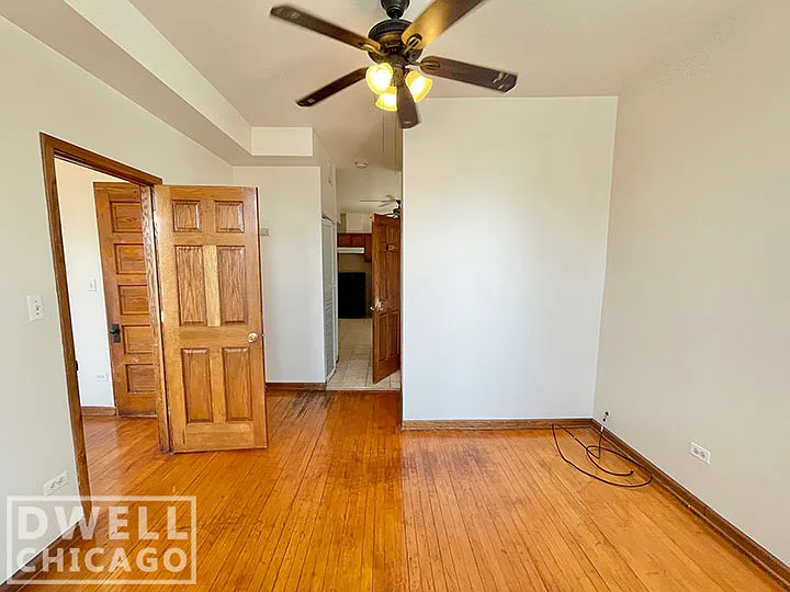 1620 W 38th St #2F — Photo 2