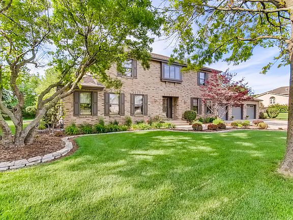 3rd image of 3109 Edgecreek Dr