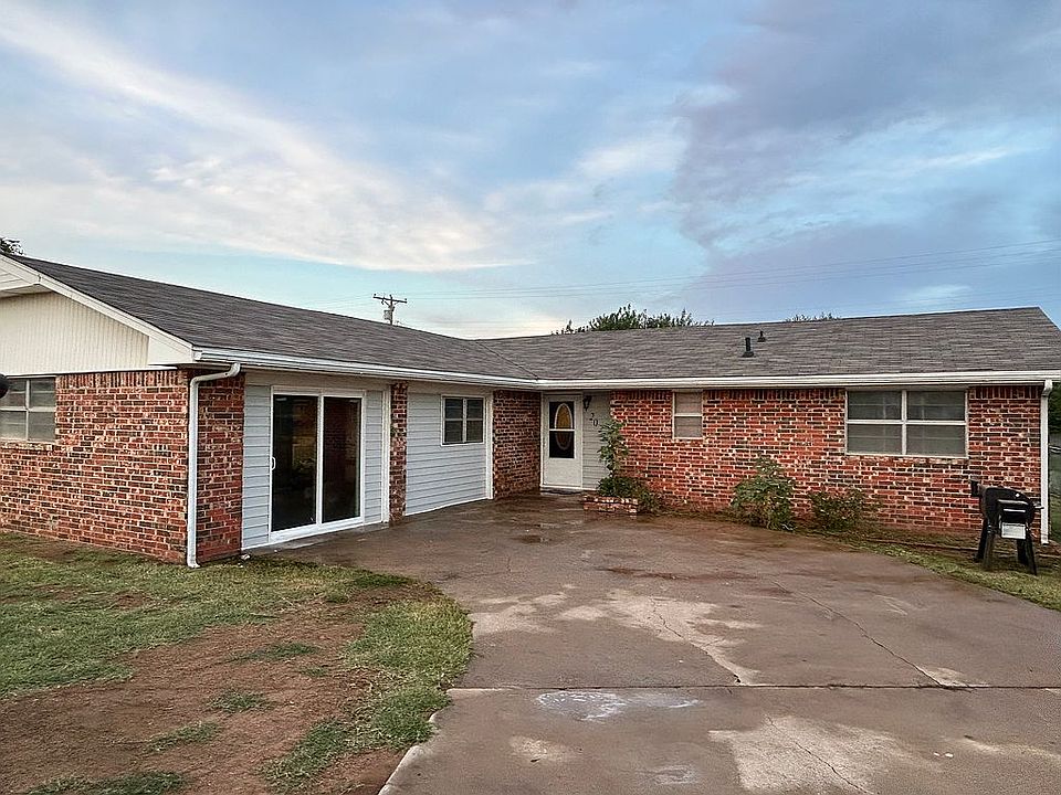 Driveway & Front Entrances