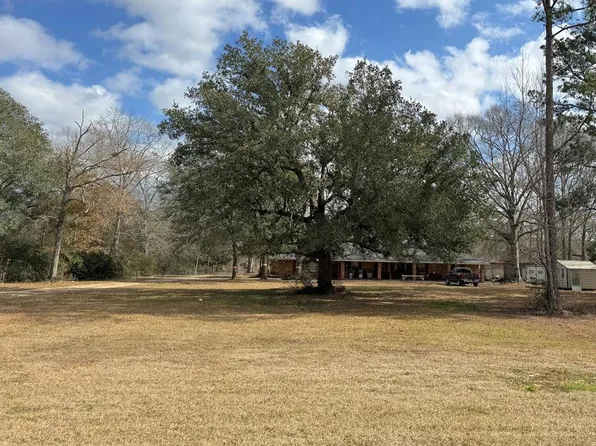 6916 Highway 11, Carriere, MS 39426