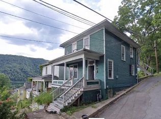 309 8th Ave, Hinton, WV 25951
