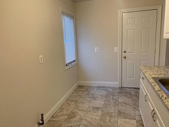 5th image of 5879 Daniels St
