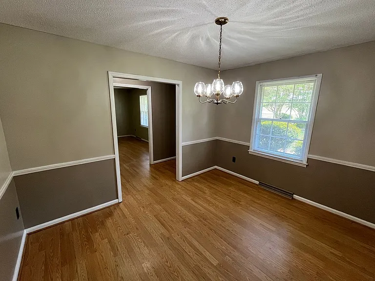 370 Farmbrooke Ln — Photo 13
