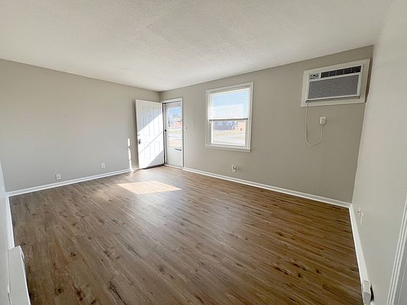 5th image of 105 Tandy Dr APT C