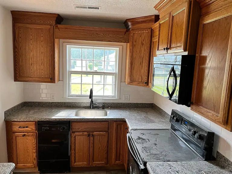 1604 Truman Ave — Photo 7