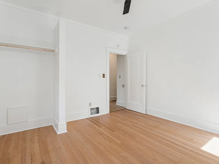 15 E Columbia St — Photo 21