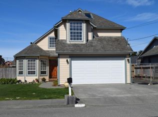 1179 Eucalyptus Rd, McKinleyville, CA 95519