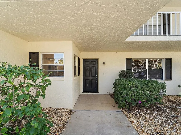 5856 Palm Aire Ln #104 — Photo 3