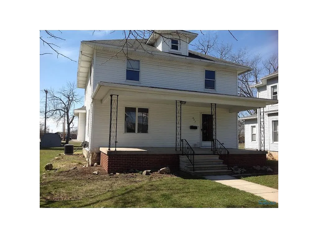 802 West St photo 1