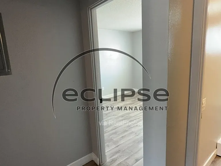 Summit View Apartments — Photo 205