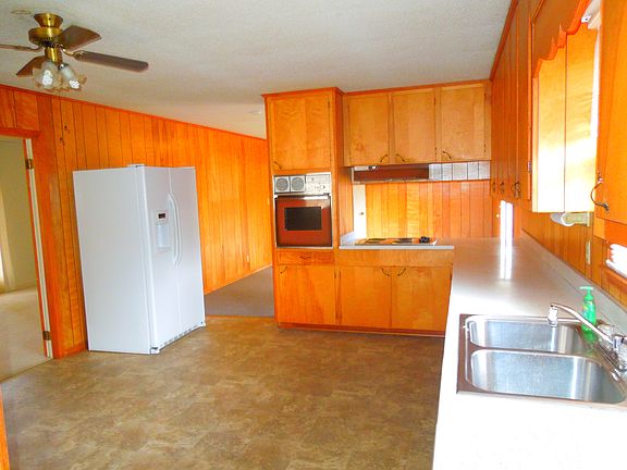 Eat in kitchen 