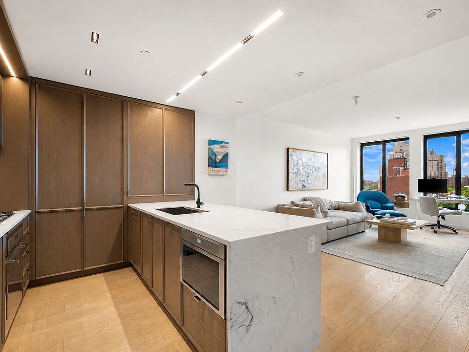 1st image of 58 Saint Marks Pl #812