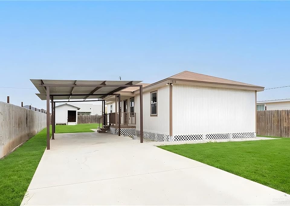 1st image of 1315 Carlos Dr