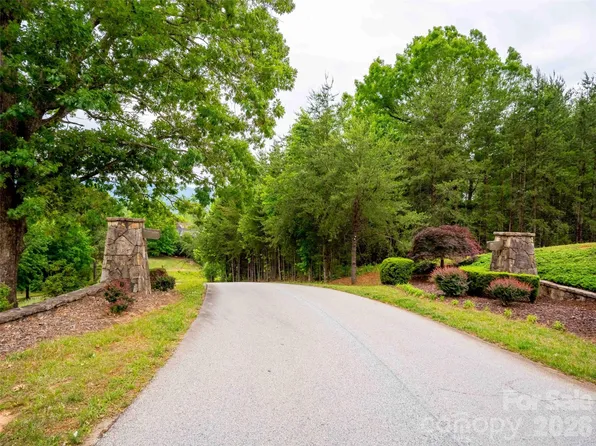 73 Chestertown Dr, Mill Spring, NC 28756