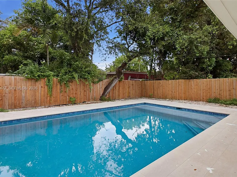14325 NE 8th Ave — Photo 4