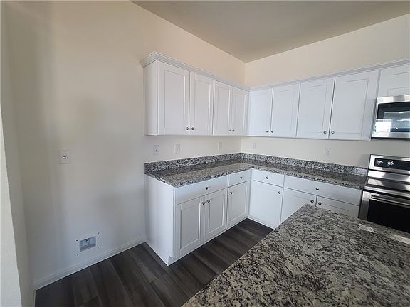 5th image of 358 Wren Ln