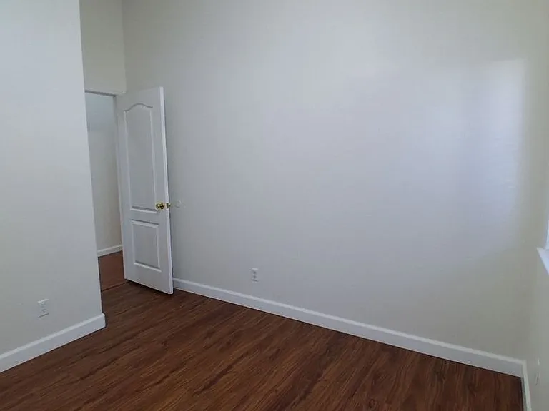 10374 N Sierra Vista Ave — Photo 15